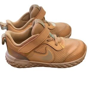 Nike Toddler Girl Running Shoes Size 9